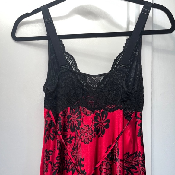 In Bloom (S) maxi sleep dress in red & black satin. - Picture 7 of 16